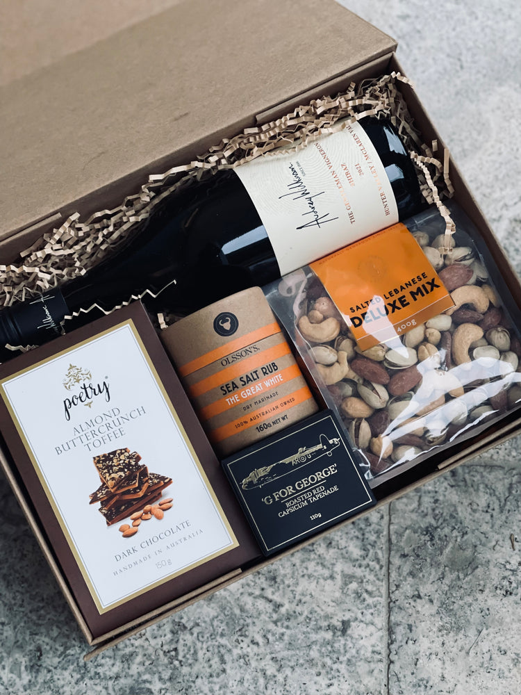 
                  
                    Wine Deluxe Hamper
                  
                